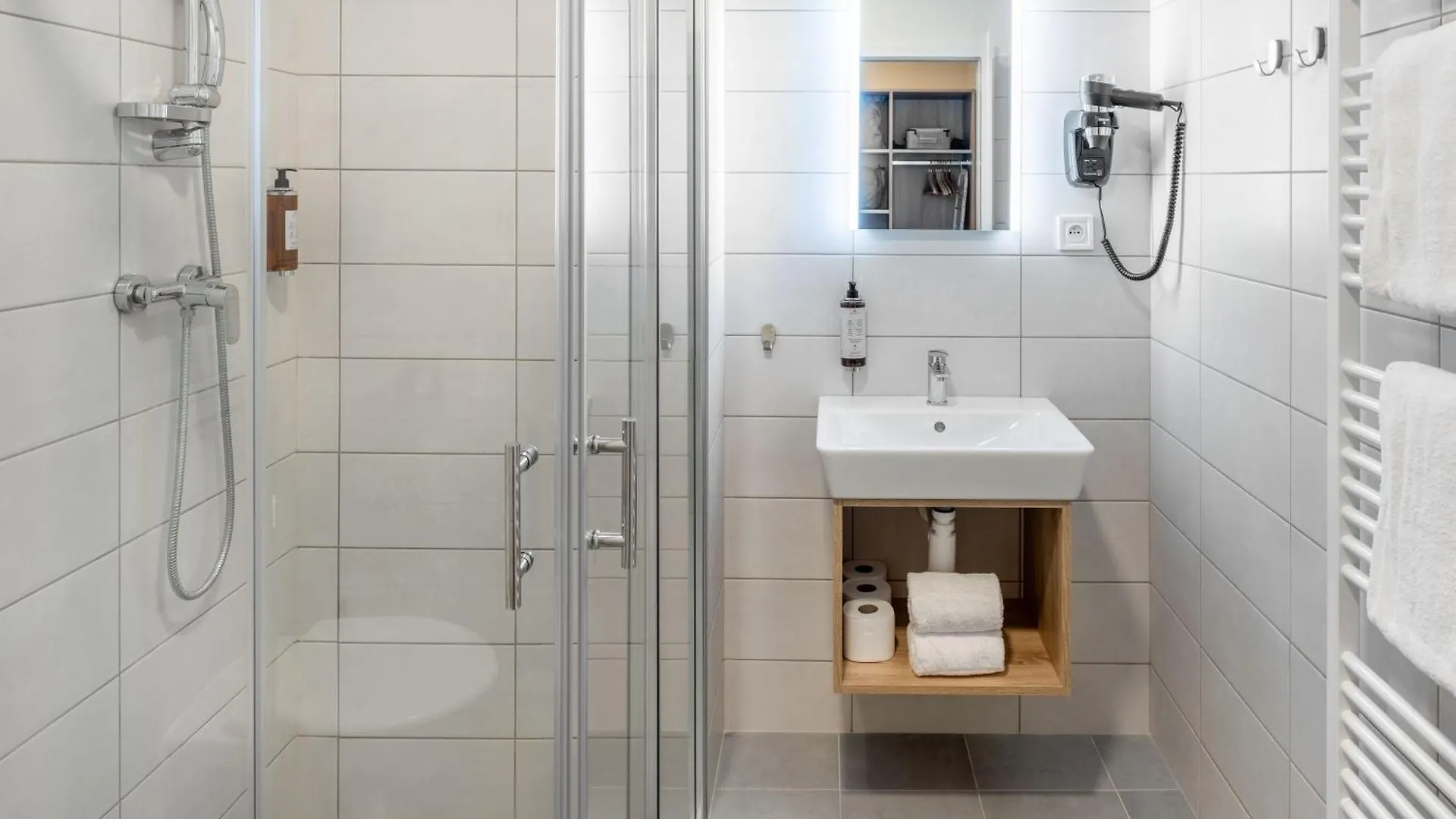 Theatre 9 Apartments By Adrez Prague