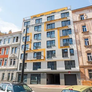 Brand New #31 In Brand New Building With Free Parking In The Center Apartament