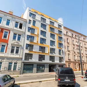 Brand New Two #34 With Free Secure Parking In The Center Apartament
